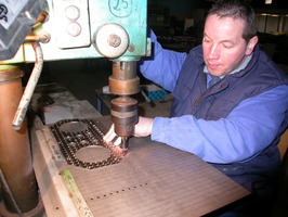 réalisation finition bouchonnage sur plastron de morgan